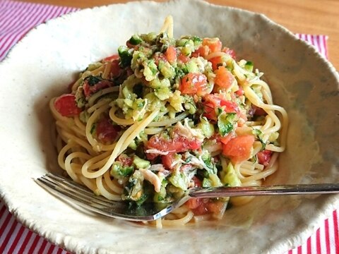 鬼おろしきゅうりとトマトの冷製パスタ